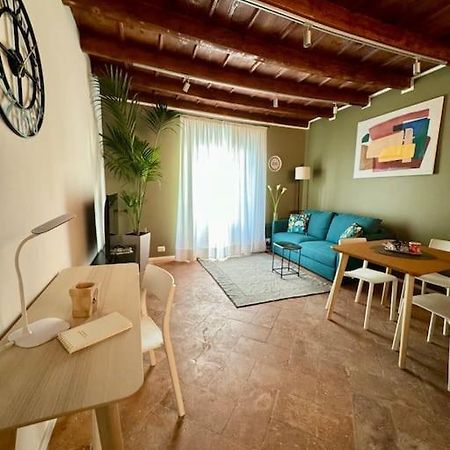Апартаменты Splendido Bilocale In Via Madonnina, Zona Brera Милан Экстерьер фото